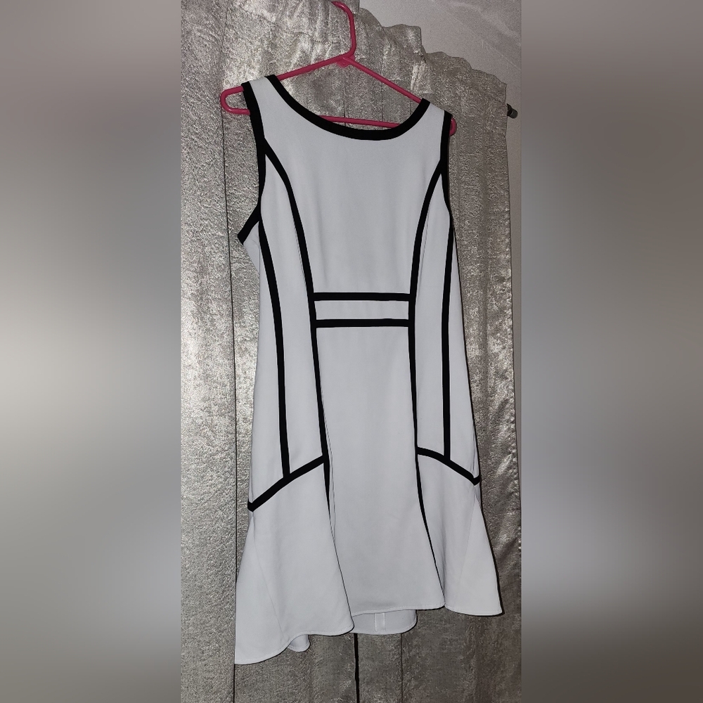 Size 12 IVANKA TRUMP BLACK & WHITE DRESS